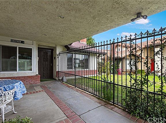 4th image of 1189 E Bermuda Dunes St