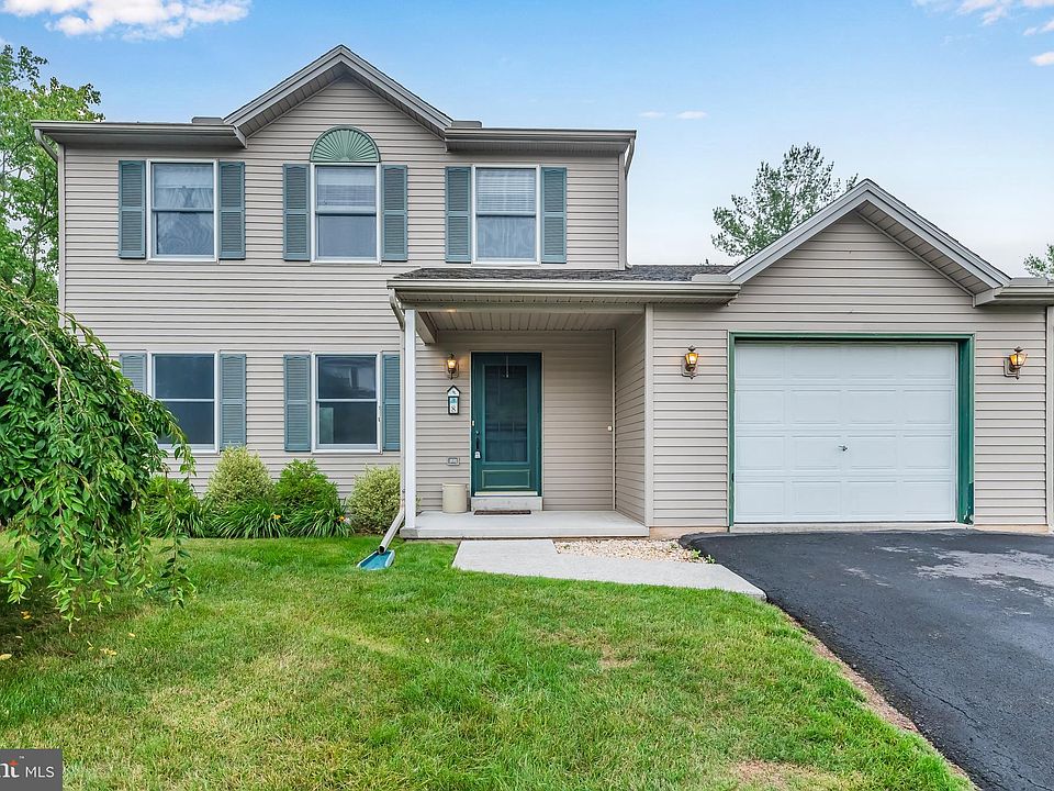 8 Pine Ridge Cir, Enola, PA 17025 | Zillow