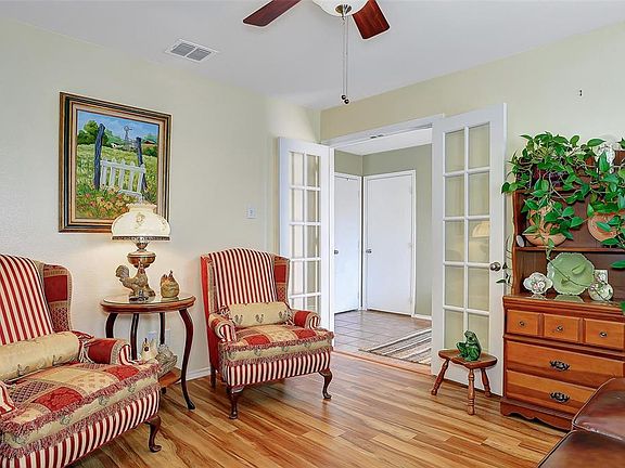 4th image of 2200 Sherbrooke Ct