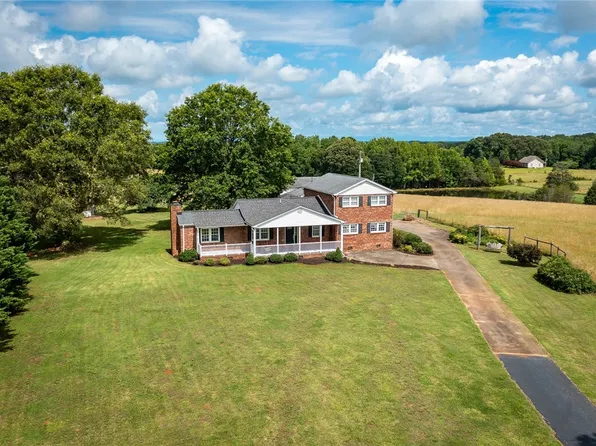 702 Harper Rd, Pendleton, SC 29670