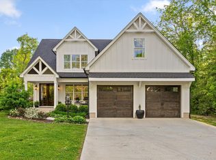 2007 Walnut St, Signal Mtn, TN 37377