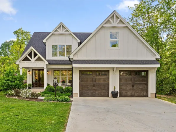 2007 Walnut St, Signal Mtn, TN 37377