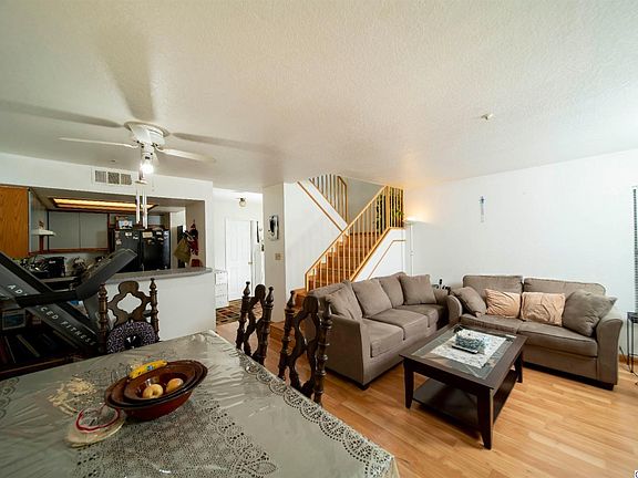 4th image of 847 N Raymond Ave Unit 12A