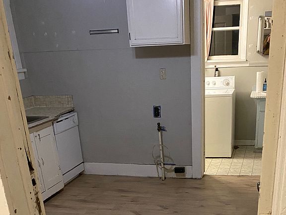 5th image of 603 N 5th St W