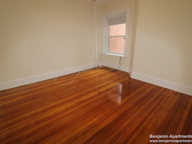 1589 Beacon St #14 — Photo 3