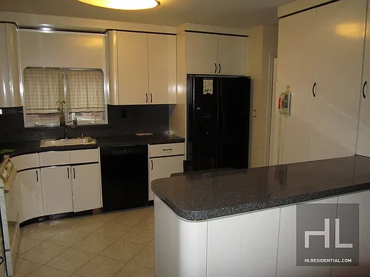 Rented by Highline Residential | media 8