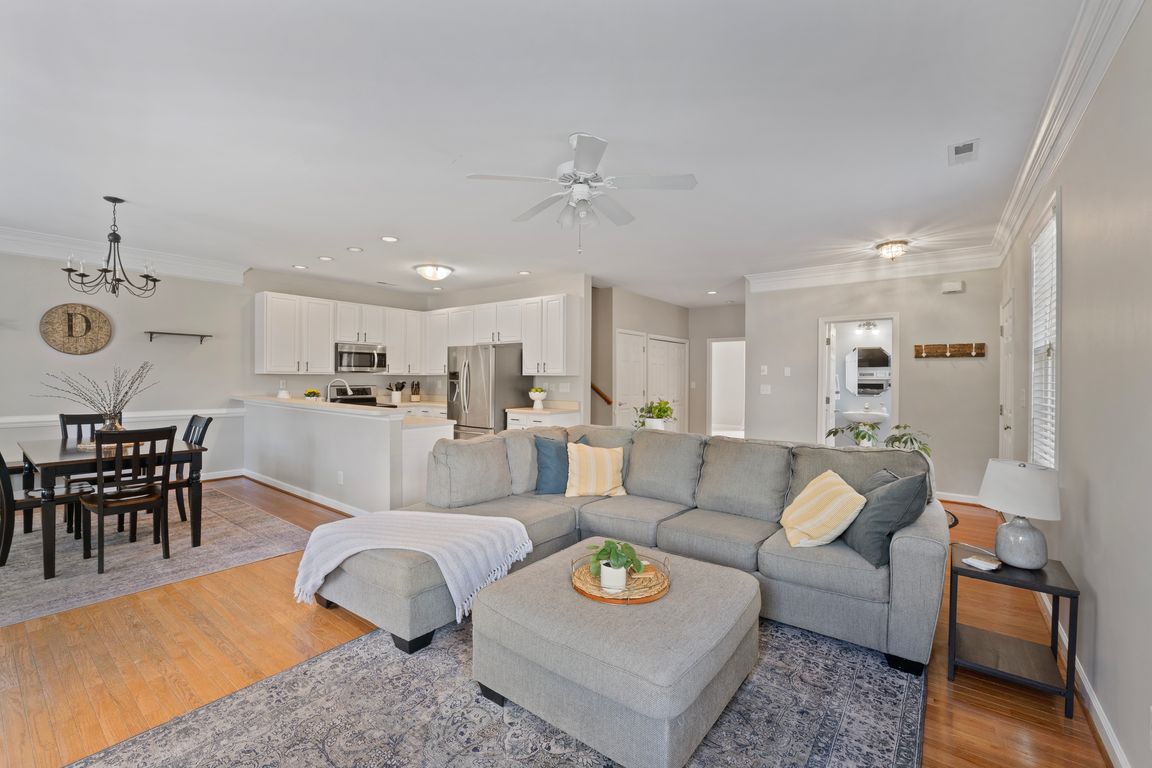 Open layout between kitchen, living and dining rooms