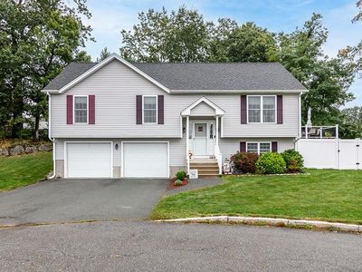 60 Fieldside Dr, Woonsocket, RI, 02895