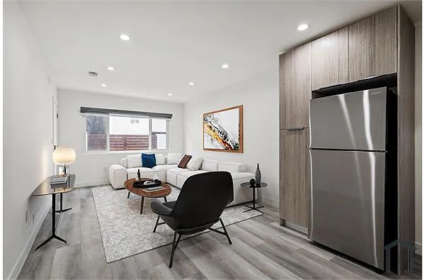 Building Photo - 2034 S Garth Ave
