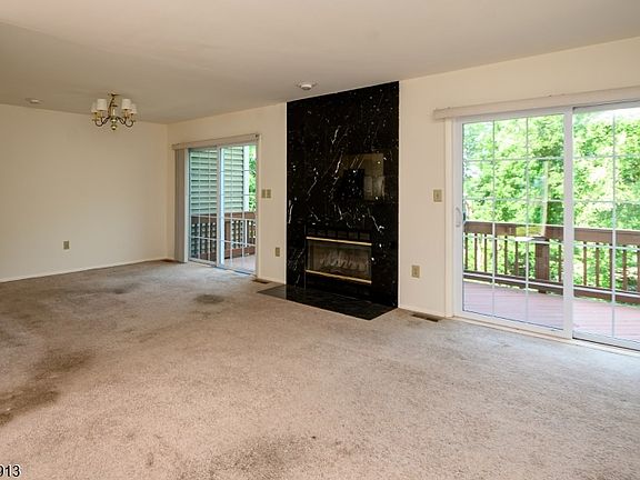 5th image of 312 Araneo Dr