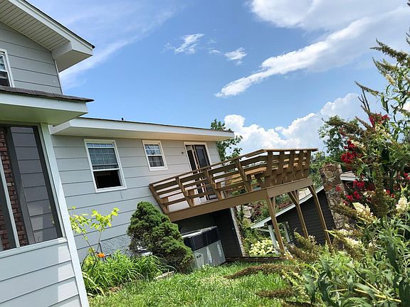 3rd image of 2413 Bending Oak Dr