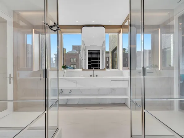 730 Park Avenue image 15 of 24