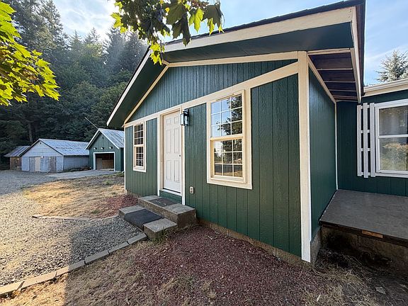 4th image of 38613 Hungry Hill Rd