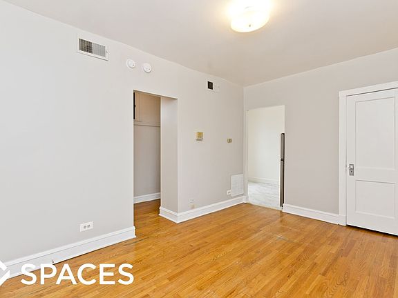 4th image of 2625 1/2 N Spaulding Ave #3SA