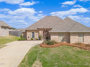518 Carrington Dr, Brandon, MS 39042