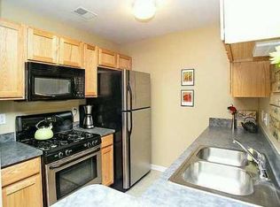1007 Addington Ln, Ann Arbor, MI 48108