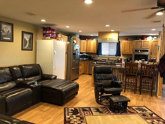 4th image of 1415 Watson Dr
