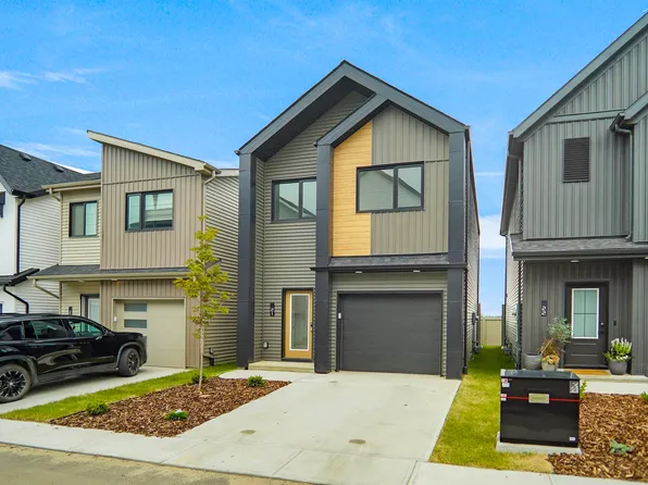 1430 Aster Way NW #21, Edmonton, AB T6T 2T3