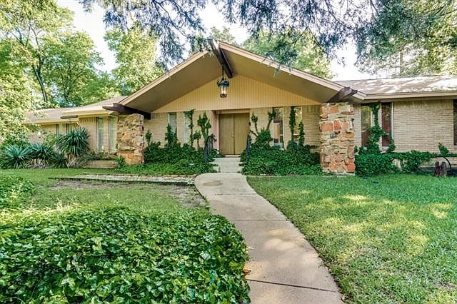 1st image of 3804 Oak Creek Cir