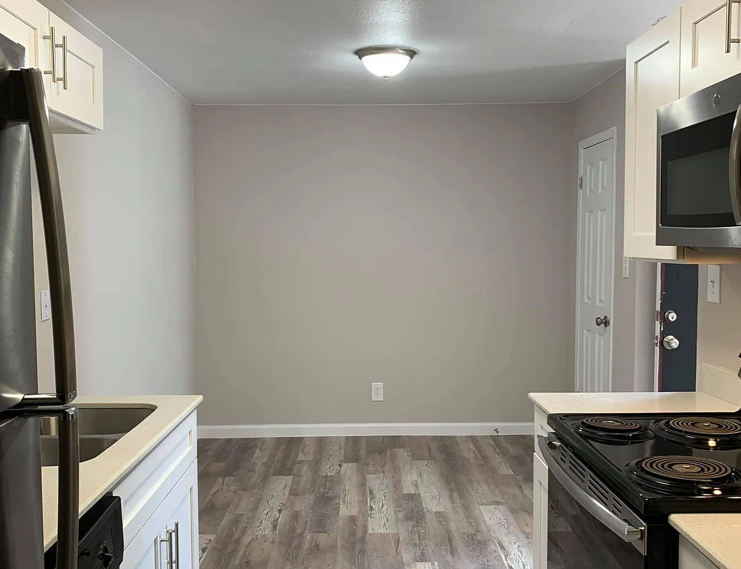 The Summit Apartments — Photo 1