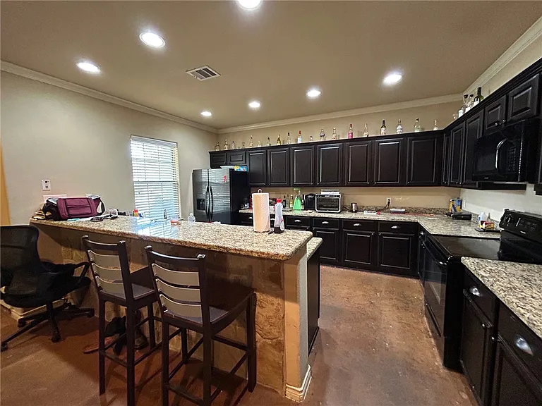 3318 Travis Cole Ave — Photo 4