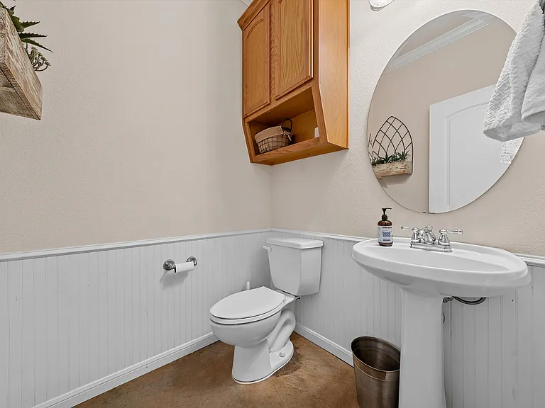2823 Savannah Ct — Photo 12