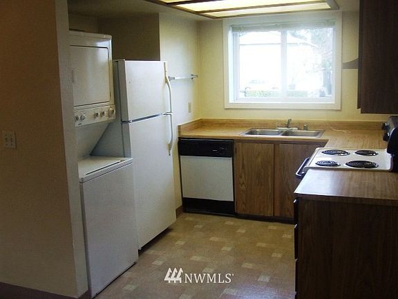 5th image of 4322 4324 S Cedar Street