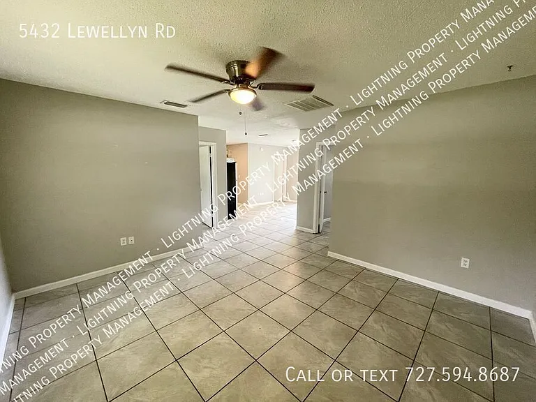 5432 Lewellyn Rd — Photo 2