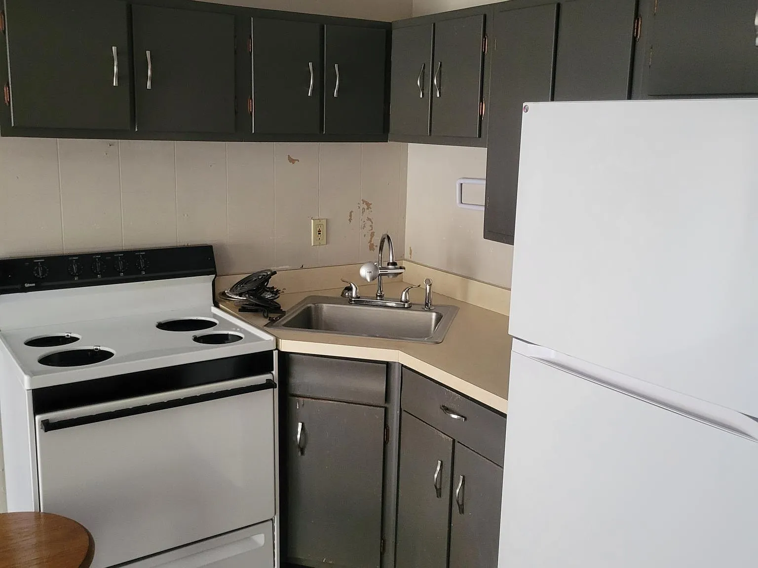 3 bed, 700 sqft, $850 — Photo 3
