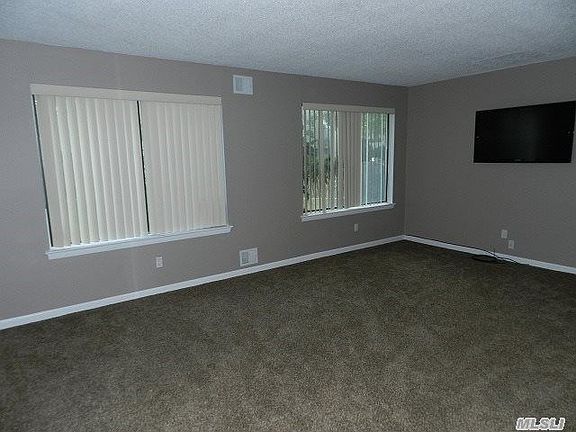 2nd image of 215I Springmeadow Dr