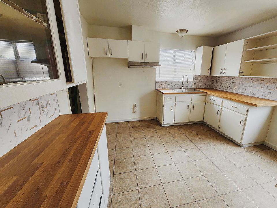 1st image of 667 W Evans St