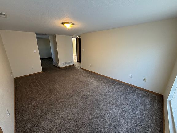 2nd image of 614 1/2 Broad St