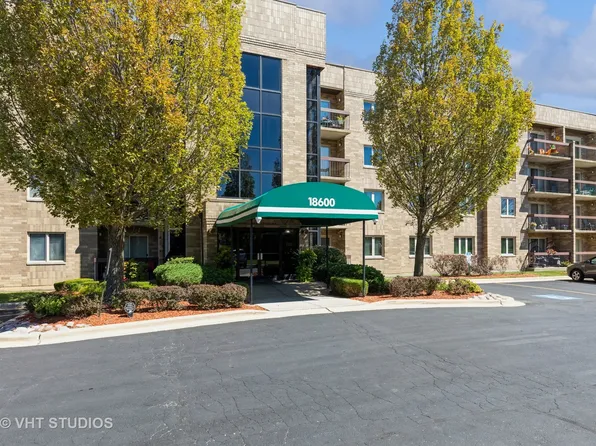18600 Village West Dr APT 307, Hazel Crest, IL 60429