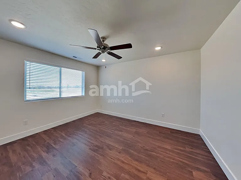 1453 N Alderleaf Ave — Photo 8