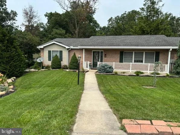 8 Oxford Ct #8, Chambersburg, PA 17201