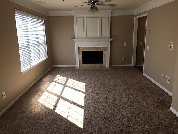 3rd image of 2818 Emma Lee St APT 304
