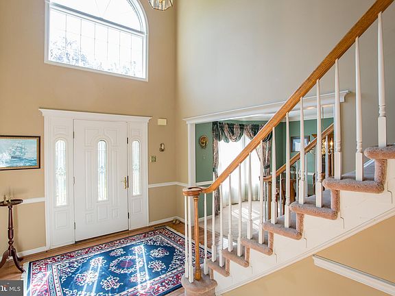 5th image of 17 Riverstone Cir