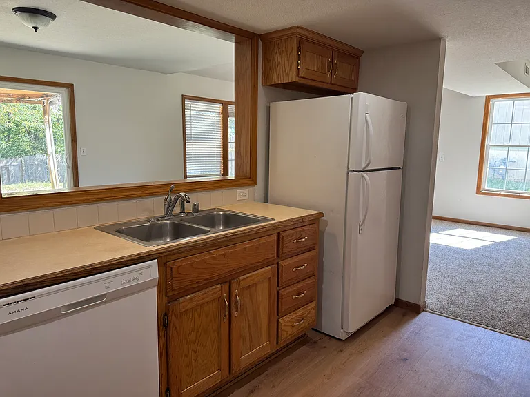 512 N John Doy Ct — Photo 8