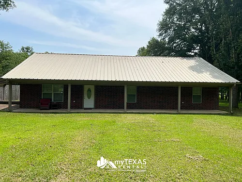 522 County Road 4245 Photo 1