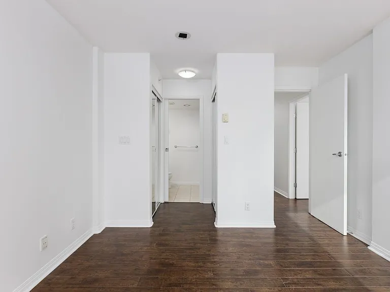 1328 W Pender St #1201 — Photo 8