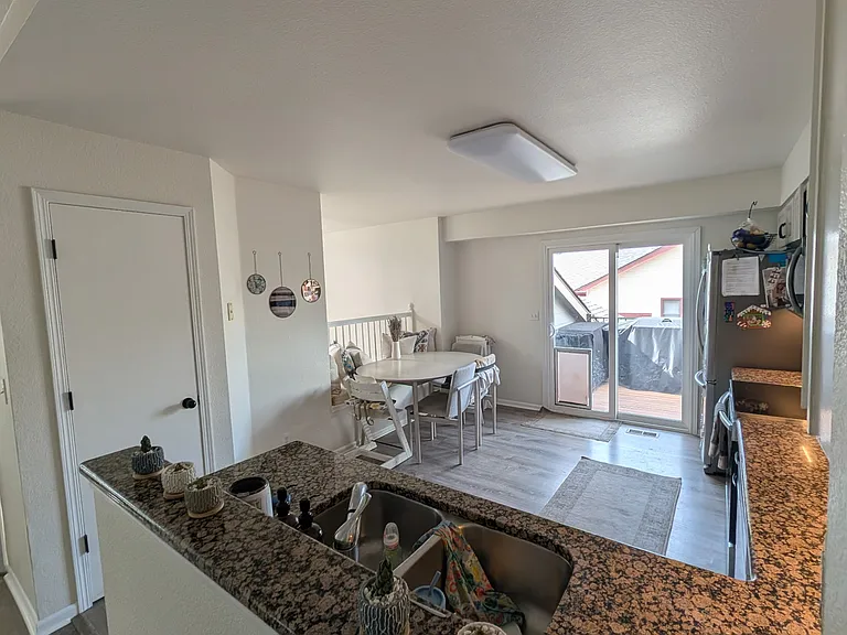 312 Albion Way — Photo 6