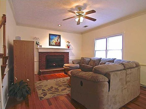 5th image of 2750 Oak Meadow Dr