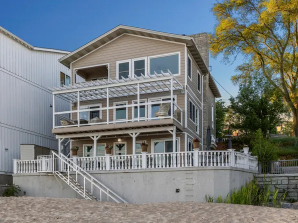 2300 Lake Shore Dr, Long Beach, IN 46360