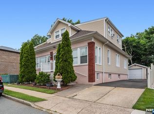 39 Chamberlain Ave, Elmwood Park, NJ 07407