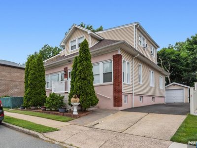 39 Chamberlain Ave, Elmwood Park, NJ, 07407