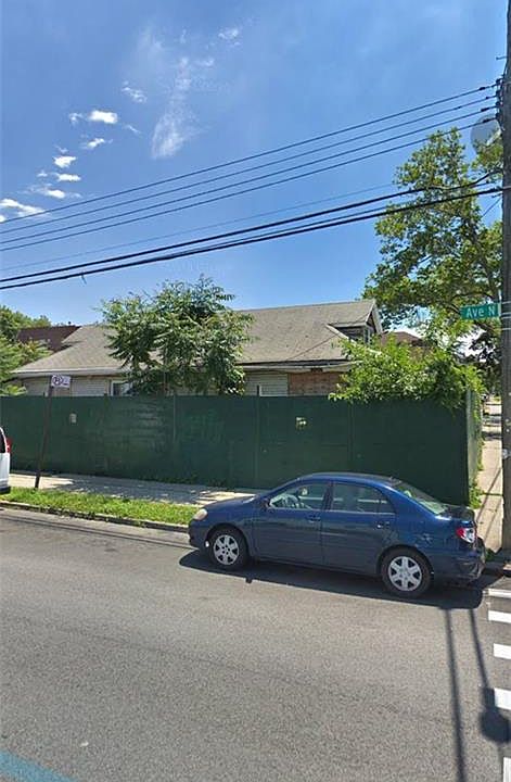 1st image of 1537 E 98th St