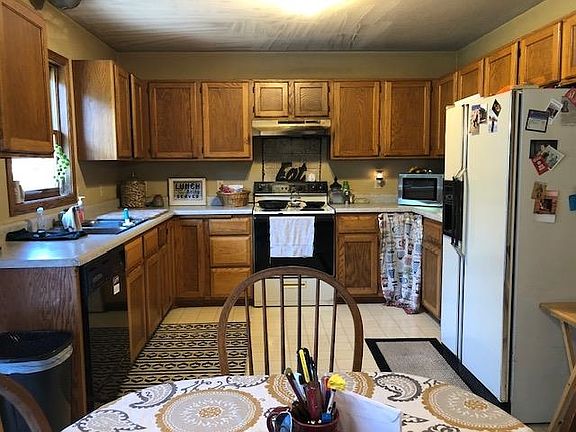 3rd image of 3866 Sunny Wood Dr
