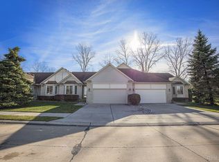 50734 Raintree Ct, Chesterfield, MI 48047