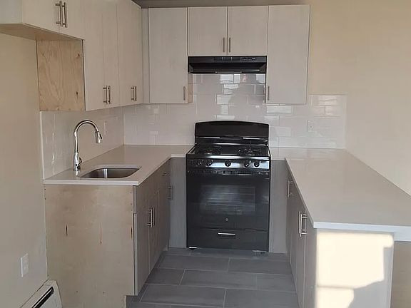 5th image of 123 Elmwood Ave #1