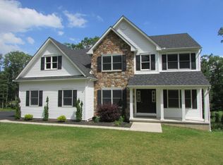 86 Teaberry Dr, Drums, PA